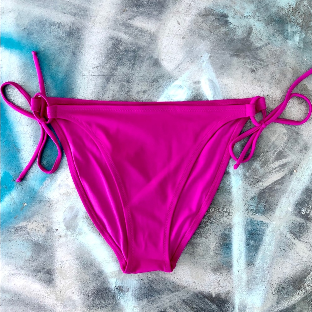 MISS MANDALAY 
Los Angeles Magenta Tieside Bikini